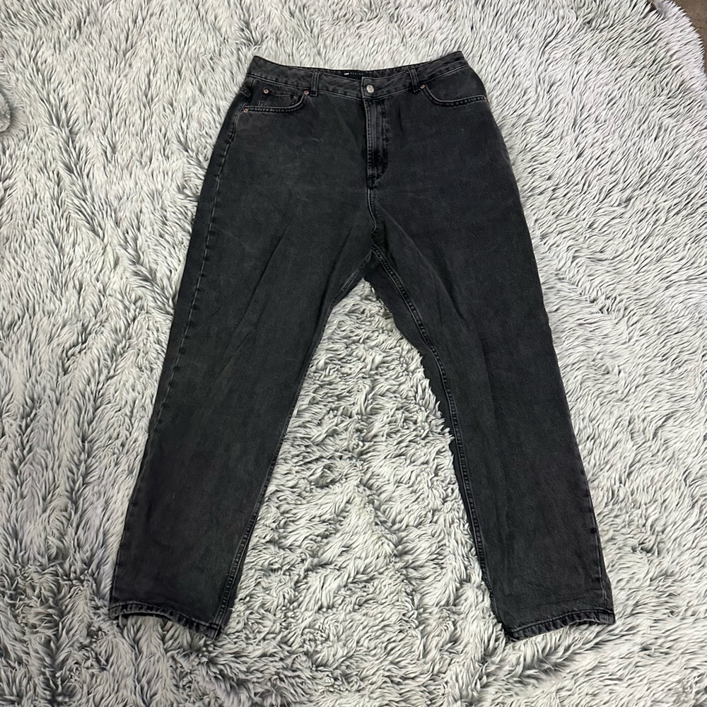 🖤ASOS Straight Legged Jeans🖤